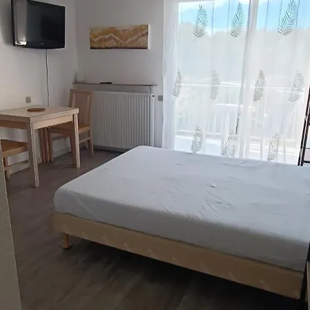 Cosy Pour Curistes Avec Terrasse, Vue Sur Piscine Appartamento Balaruc-les-Bains