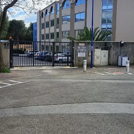 Cosy Pour Curistes Avec Terrasse, Vue Sur Piscine * Balaruc-les-Bains